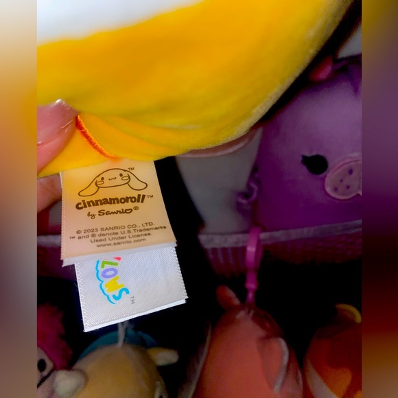 NWT SQUISHMALLOW 5” 🎃 CINNAMAROLL IN PUMPKIN COSTUME WITH 🦇 - Picture 3 of 4